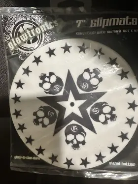 901-sku-050 Glowtronics 7 Inch Slipmats Compatible With Numark Ns7 Ns7fx And V7 Glow-in-the-dark